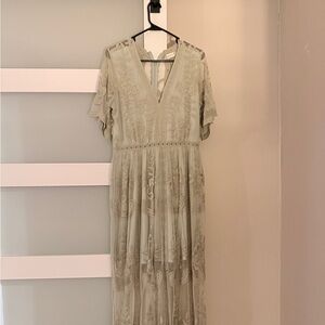 Elegant Lace Midi Dress in Sage Green